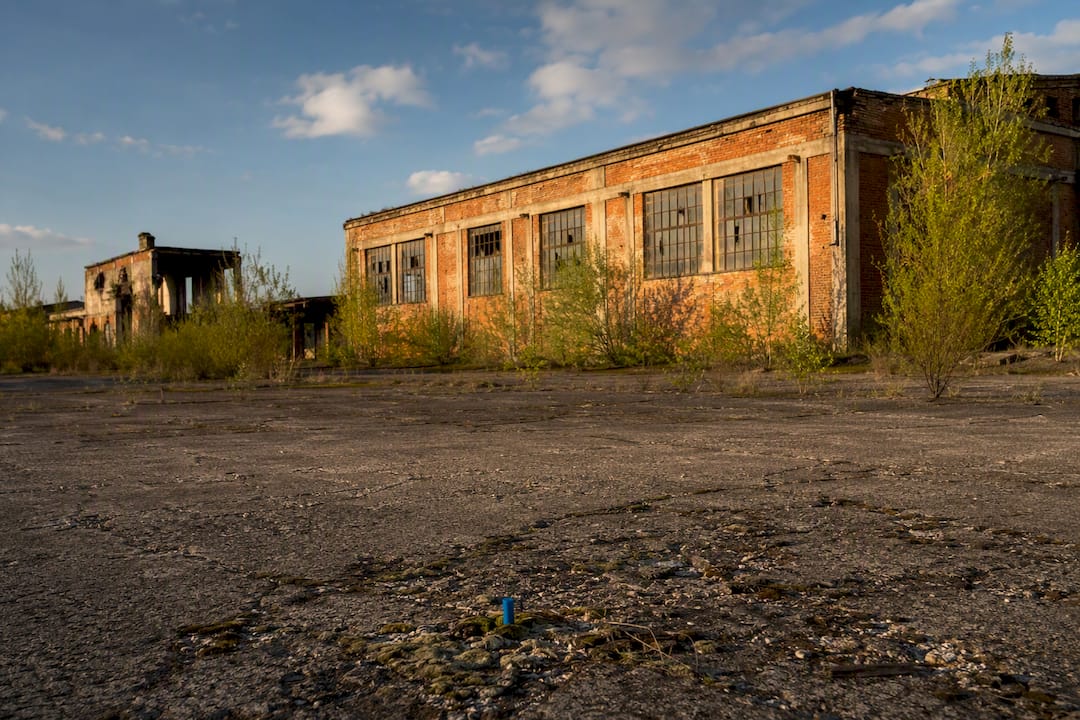 1789117878244_Opusteny-prumyslovy-areal-jako-brownfield Průmyslový areál bez využití jako brownfield